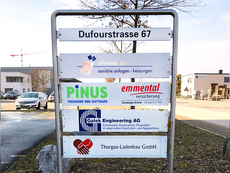 Gebäude + Signaletik